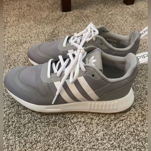 👟Women’s Gray size 7.5 (fit like a women’s size 9) Adidas Multix Sneaker 👟